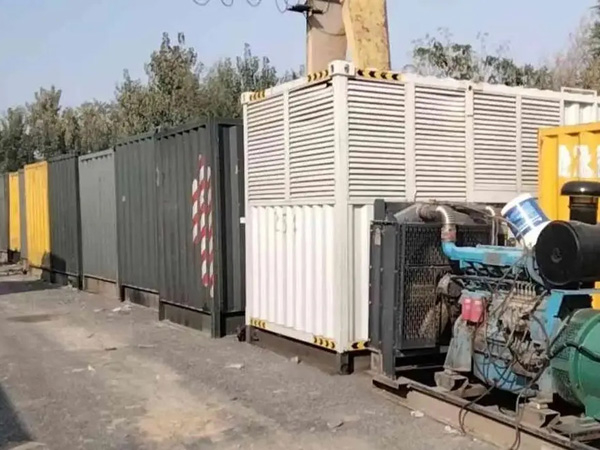久治200KW柴油发电机机组每小时油耗是多少？